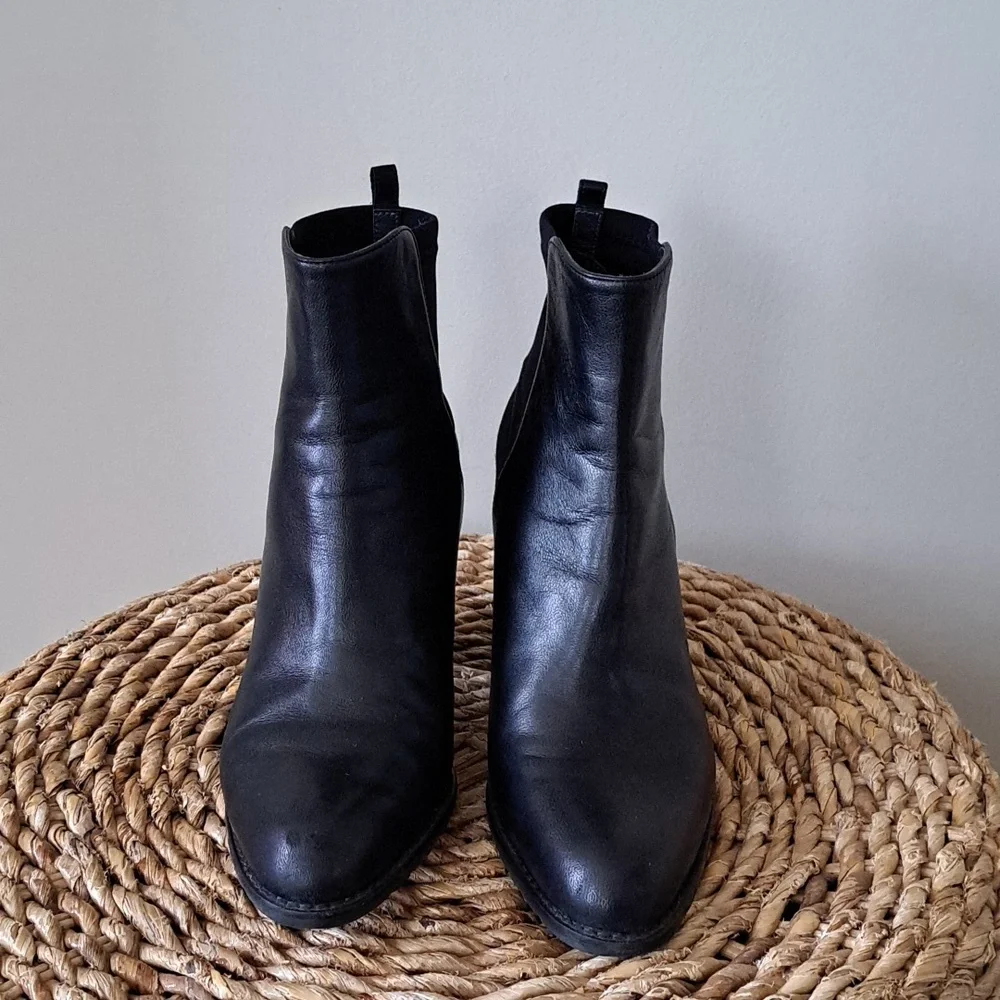 Stuart Weitzman Womens Black Leather Preppy Ankle Booties Stretch Back Panel 6.5